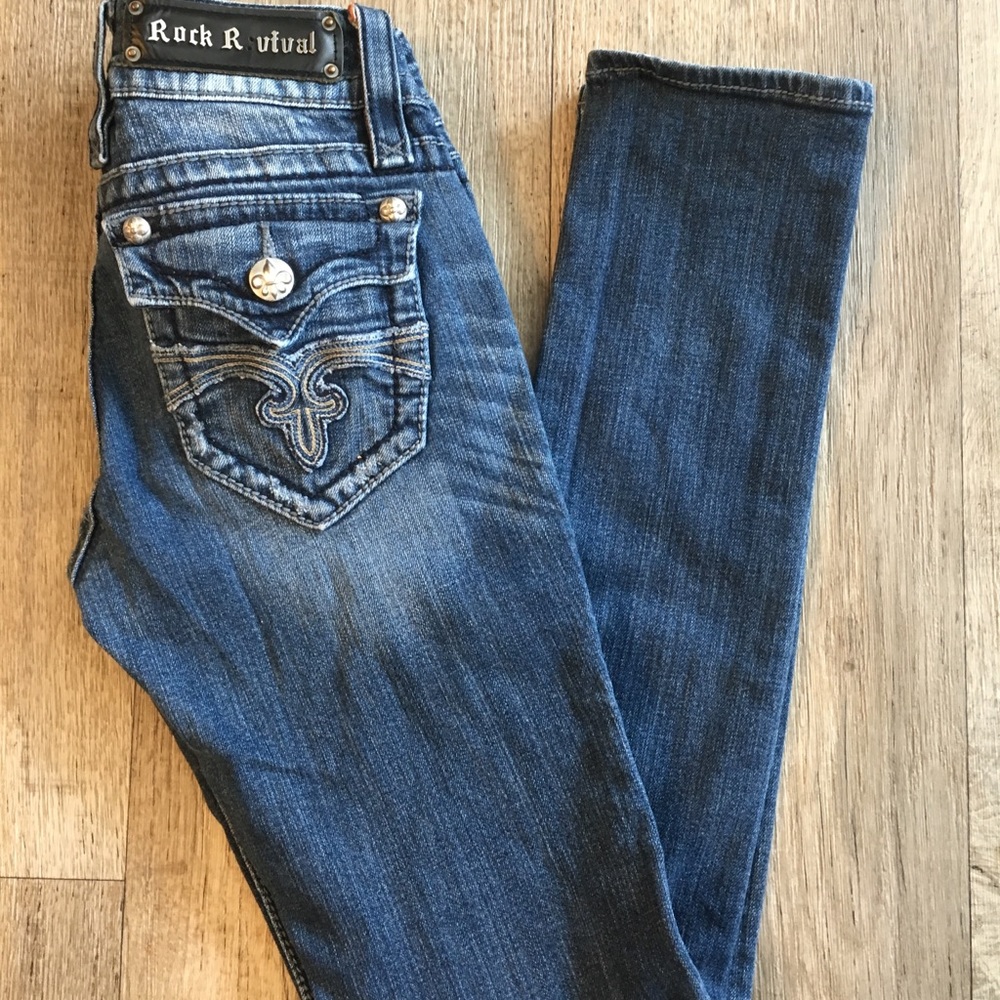 Rock Revival Skinny Jeans. 27